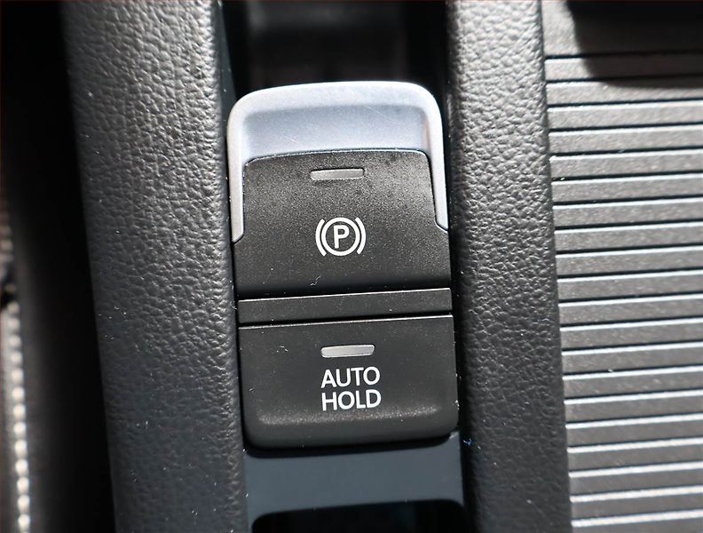 Volkswagen Passat (2021) 2.0 TDI, Automat, Kůže, Navi - fotka 25 z 31