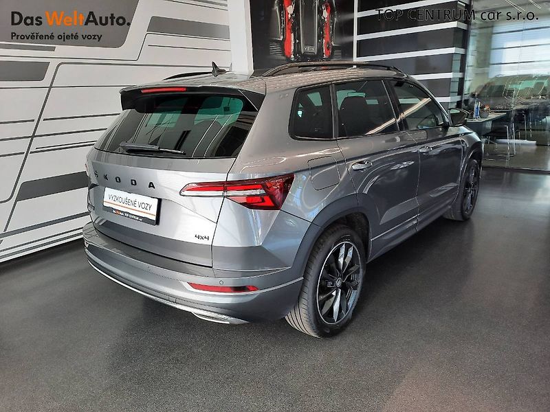 Škoda Karoq (2023) Sportline 2.0 TDI 4x4 (110kW/1 - fotka 2 z 30