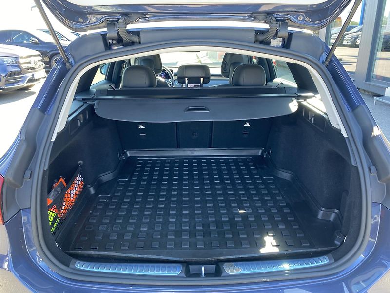 Mercedes-Benz Třídy C C 220 d 4MATIC AVANTGARDE - fotka 16 z 26