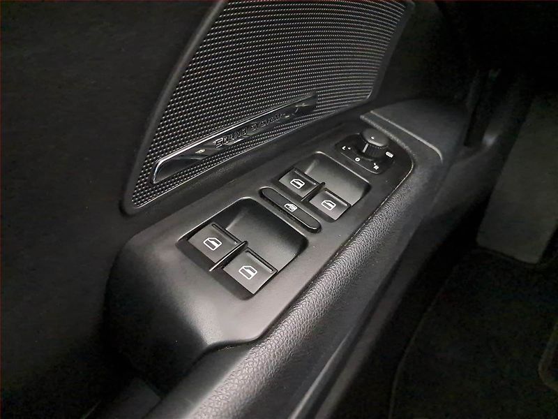 Škoda Superb (2012) 2.0 TDI, 4X4, Navi, Xenony - fotka 18 z 22