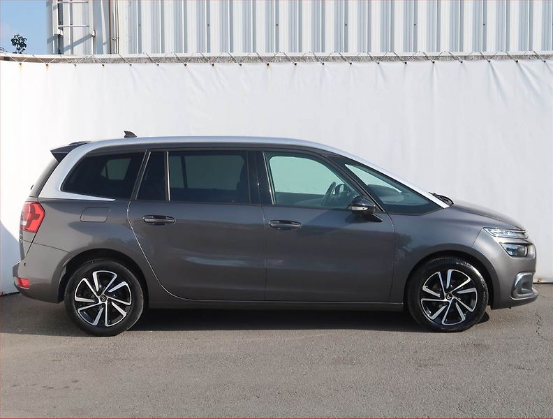 Citroën C4 SpaceTourer (2021) 1.5 BlueHDi, Automat, 7 míst - fotka 6 z 24