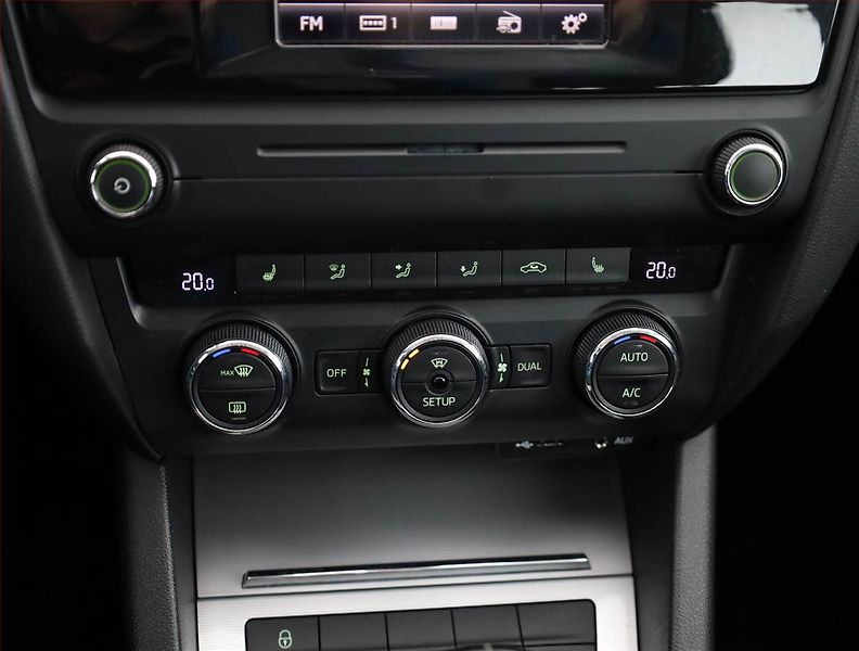 Škoda Octavia (2015) 2.0 TDI, Tempomat - fotka 13 z 19