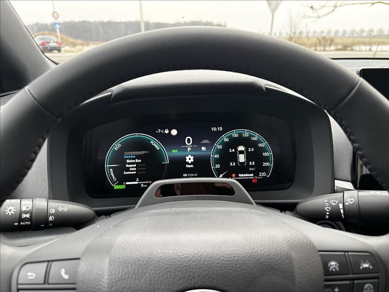 Toyota C-HR 1,8HEV Comfort - fotka 11 z 13