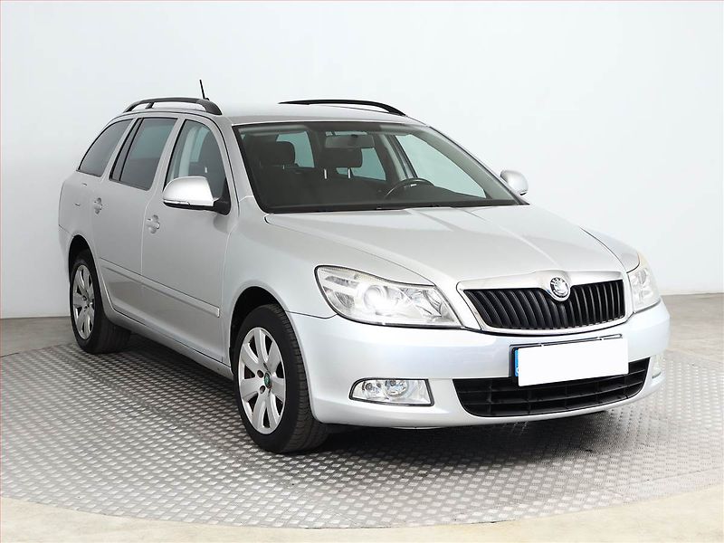 Škoda Octavia (2011) Ambition 1.6 TDI, Automat - fotografie inzerátu