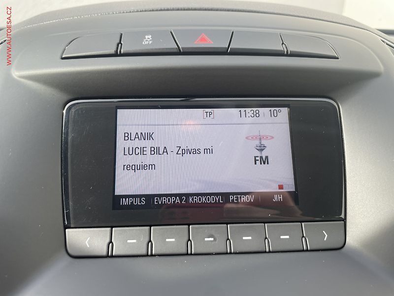 Opel Insignia (2015) 2.0 CDTi, ČR - fotka 12 z 22