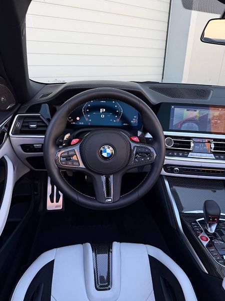 BMW M4 (2022) COMPETITION XDRIVE CABRIO 375  - fotka 12 z 22
