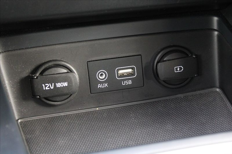 Kia Ceed 1,4 T-GDI  ČR,1.MAJ,EXCLUSIVE - fotka 19 z 33