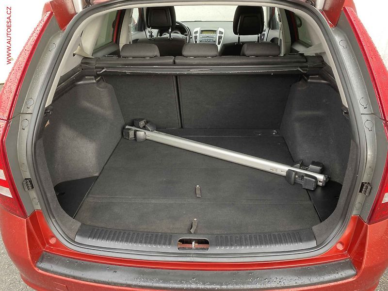 Kia Ceed (2008) 1.6i, ČR, AC - fotka 7 z 14