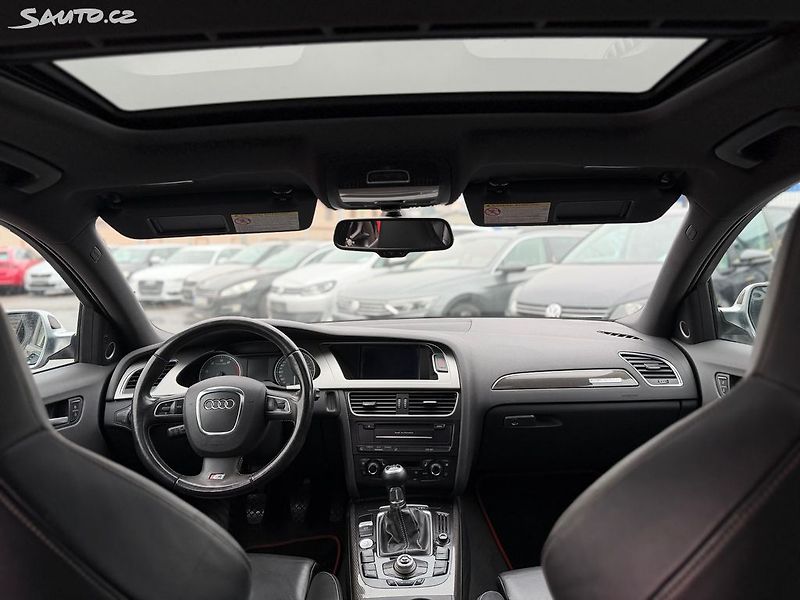 Audi S4 Manual QUATTRO - fotka 8 z 15