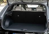 Zavazadlový prostor v hatchbacku je průměrný.