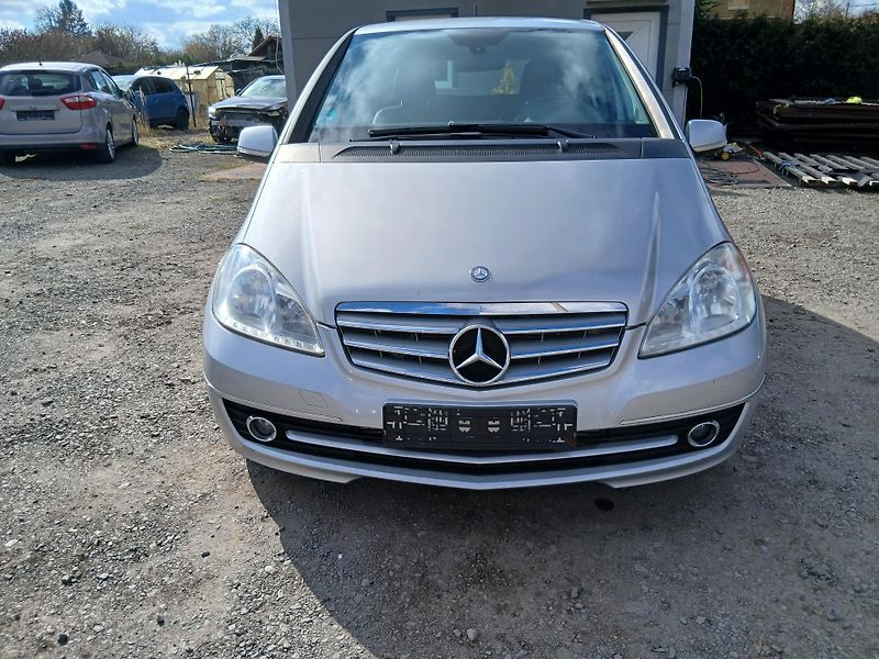 Mercedes-Benz Třídy A 180 CDI, automat, facelift - fotka 4 z 31