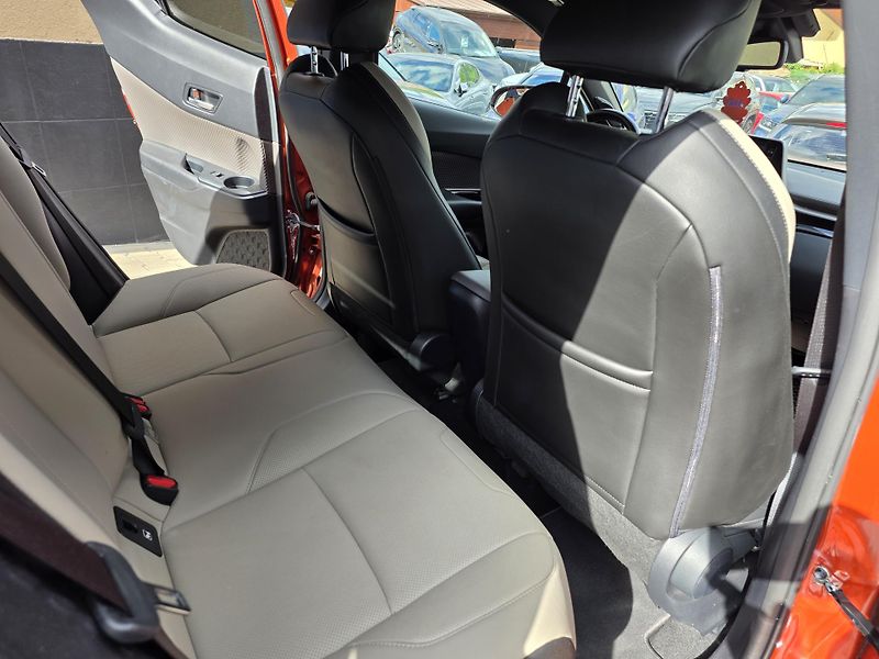 Toyota C-HR 2.0-EXLUSIVE-HYBRID-ZÁRUKA+ - fotka 14 z 15