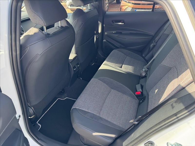 Toyota Corolla 1,8 1.8l HEV Style - fotka 11 z 12