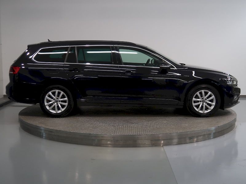 Volkswagen Passat (2022) BUSINESS PREMIUM 2.0TDI 110KW - fotka 8 z 38