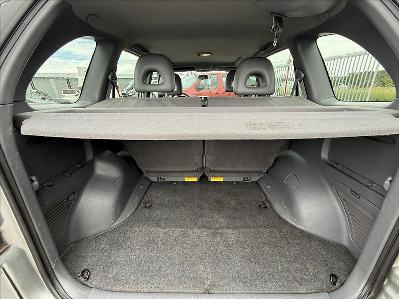 Toyota RAV4 2,0 D-4D 4X4 TAŽNÉ NOVÁ STK - fotka 22 z 24