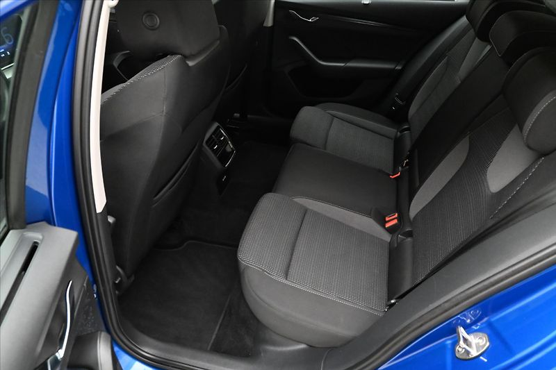 Škoda Octavia 2,0 TDI 110kW DSG Ambiente Zár - fotka 14 z 32