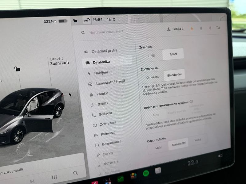 Tesla Model Y (2025) - fotka 74 z 76
