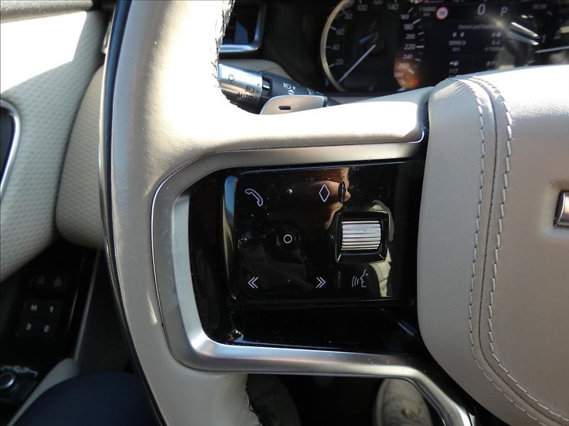 Land Rover Range Rover Velar 3,0 D300 R-Dynamic SE,1maj,ČR - fotka 22 z 44