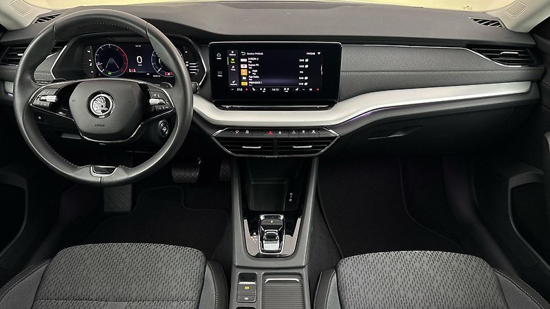 Škoda Octavia 2.0 TDI DSG Style Combi - fotka 8 z 26