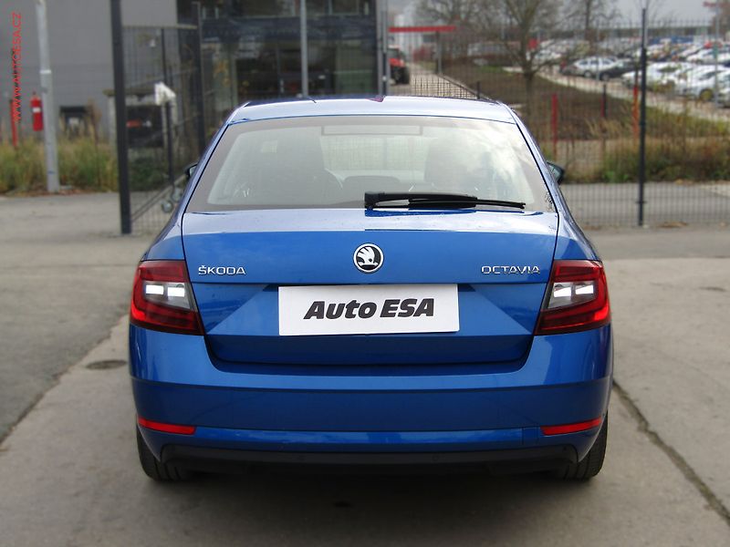 Škoda Octavia (2017) 1.6TDi, ČR, STK11/27 - fotka 5 z 18