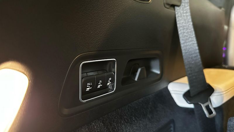 Mercedes-Benz GLS 63 AMG / TOP VÝBAVA  - fotka 29 z 80
