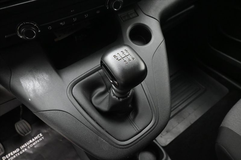 Toyota ProAce 1,5 D-4D 75kW ČR 1.majitel Zár - fotka 21 z 28