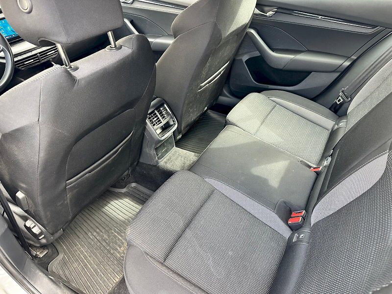 Škoda Octavia (2023) 2.0 TDI 85kW Ambition Combi - fotka 19 z 21