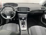 Peugeot 308 (2020) 1.2 PT, Allure, navi, panor - náhled 8