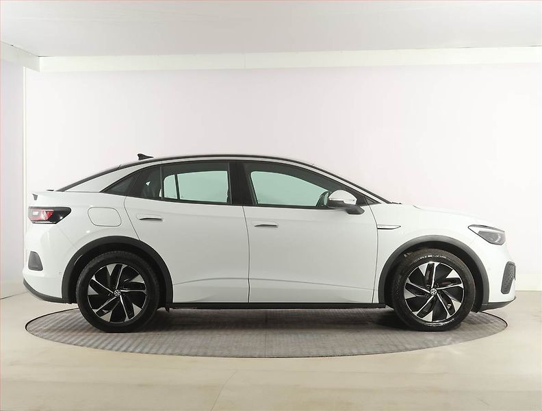 Volkswagen ID.5 (2023) Pro Perf. (82 kWh), SoH 95% - fotka 6 z 25