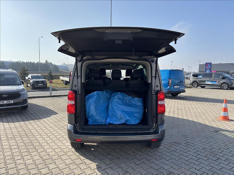 Citroën SpaceTourer 2,0 BlueHDi 130kW Shine  L1 - fotka 9 z 43