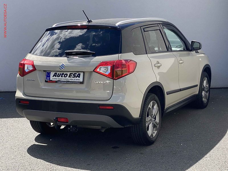 Suzuki Vitara (2017) 1.6 VVT, Comfort, AT, +kola - fotka 4 z 18
