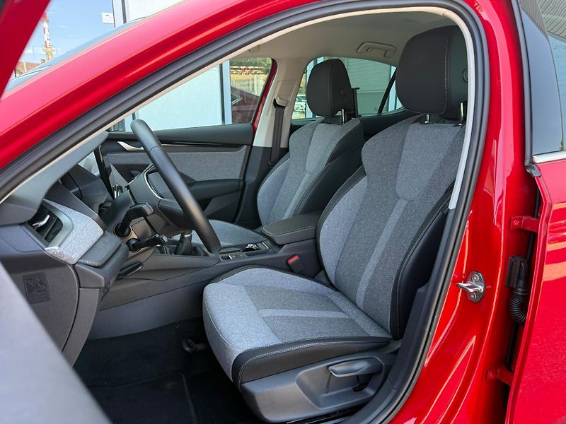 Škoda Octavia Top Selection 1.5 TSI 110kW - fotka 8 z 27