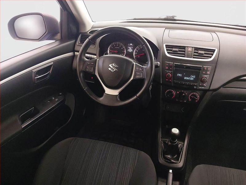 Suzuki Swift (2015) 1.2 - fotka 7 z 14
