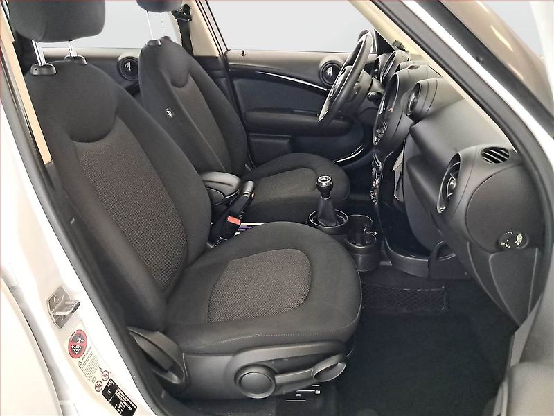 Mini Countryman (2014) Cooper D, Tempomat - fotka 9 z 19