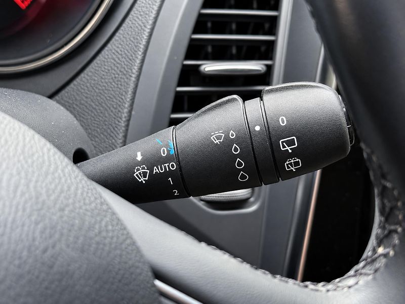 Renault Captur 1,3 TCe 96kW Intens LED Navi - fotka 19 z 42