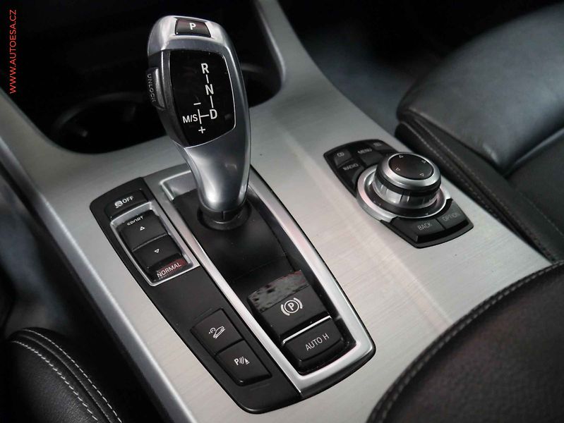 BMW X3 (2011) 2.0 D xDrive20d, 1.maj, AT - fotka 18 z 22