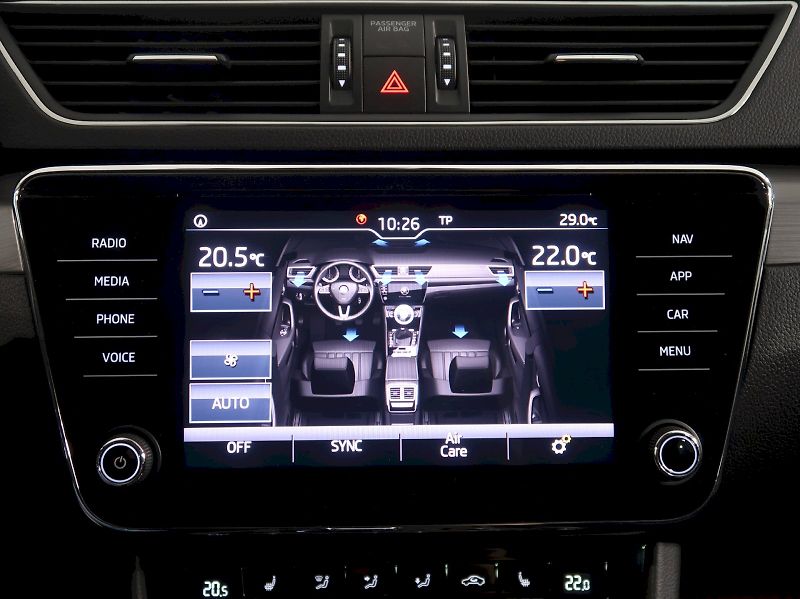 Škoda Superb (2019) STYLE 2.0TDI 110KW DSG TAŽNÉ N - fotka 28 z 43