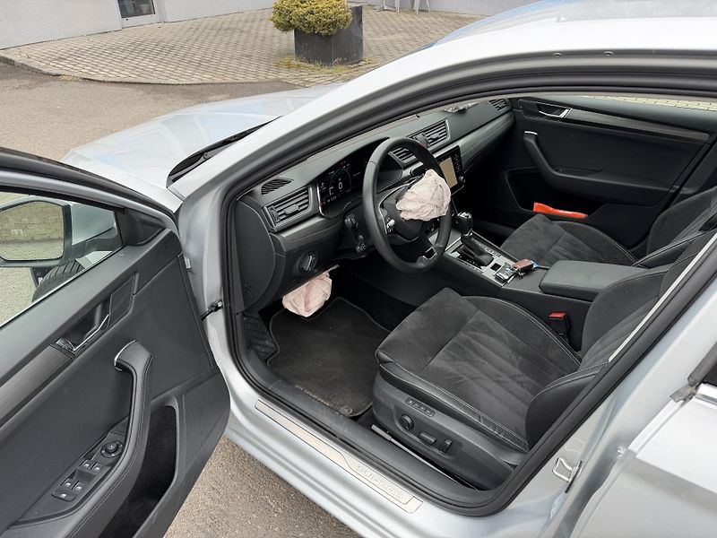Škoda Superb 2,0TDi 147kW 4x4 automat navi  - fotka 10 z 17