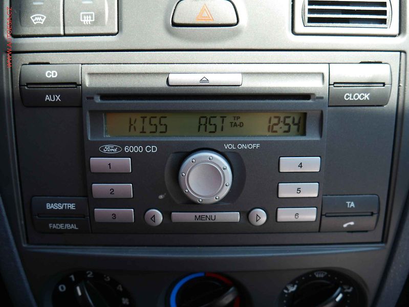 Ford Fusion (2012) 1.4i, ČR, AC, tažné - fotka 14 z 17