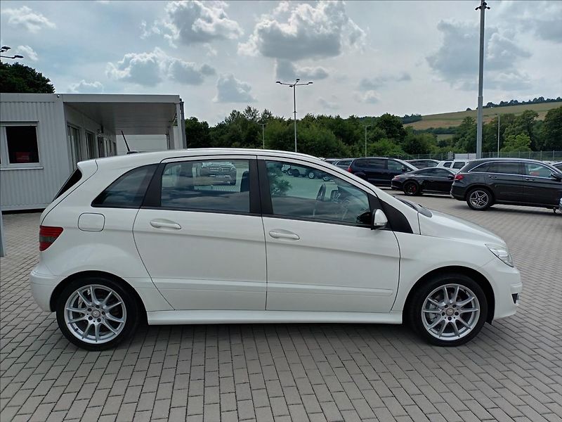 Mercedes-Benz Třídy B 2,0 i,B 200,100kw,TAŽNÉ,VÝHŘEV - fotka 4 z 33