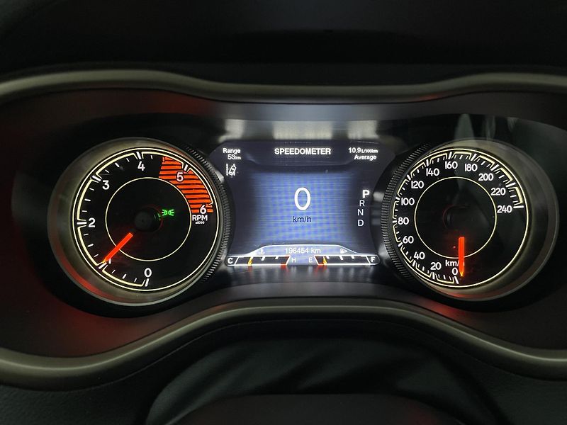 Jeep Cherokee 2.2 M-JET,A/T,4x4,1.MAJ.TZ - fotka 22 z 31
