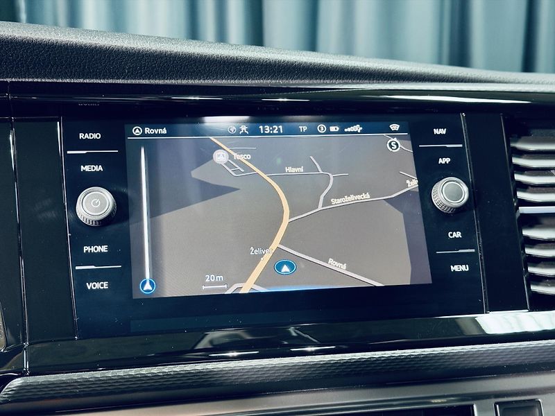 Volkswagen Caravelle (2023) 6.1*Highline*BULLI*LONG*NEZ.TO - fotka 29 z 38