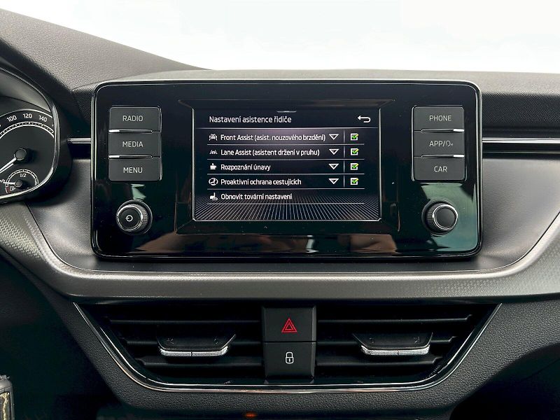 Škoda Kamiq (2021) 1.5 TSI 110kW MP6 Ambition - fotka 17 z 32