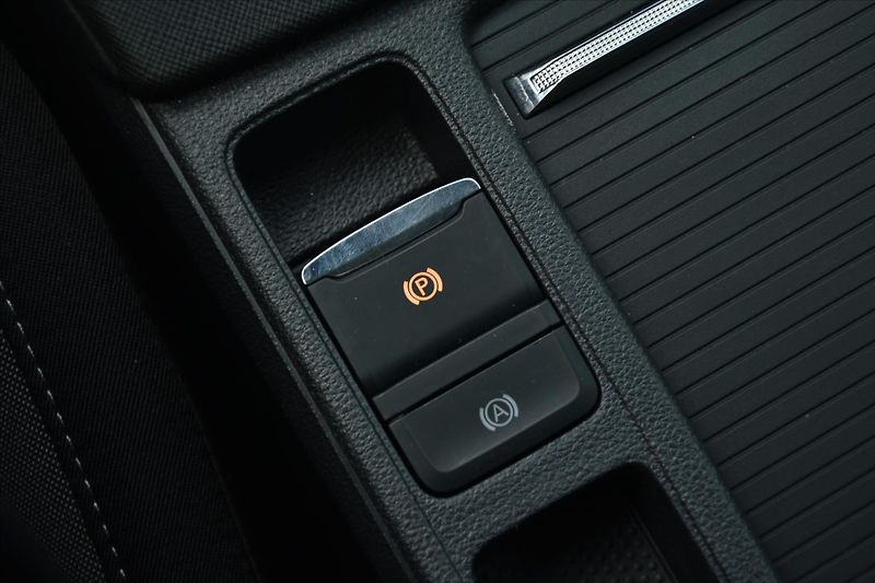 Škoda Octavia 1.5 TSI 110kW LED AMBITION+ ČR - fotka 26 z 28