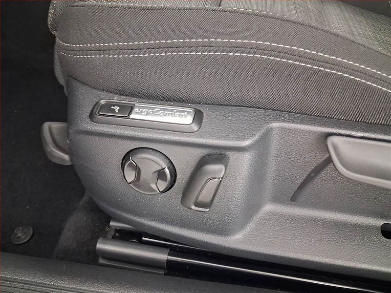 Volkswagen Passat (2021) 2.0 TDI, 4X4, Automat - fotka 15 z 18