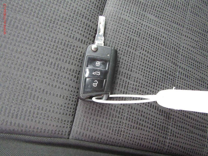 Škoda Octavia (2013) 1.6 TDi, ČR, servis.kniha - fotka 19 z 19