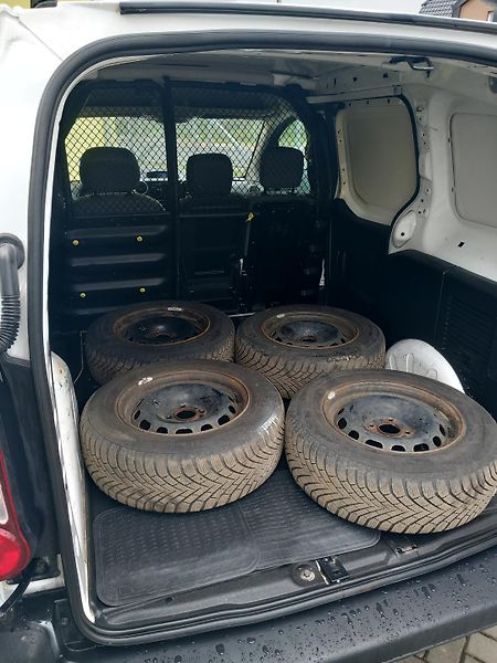 Citroën Berlingo (2015) 1,6HDi 3 MÍSTA POUZE 102t.KM ! - fotka 24 z 32