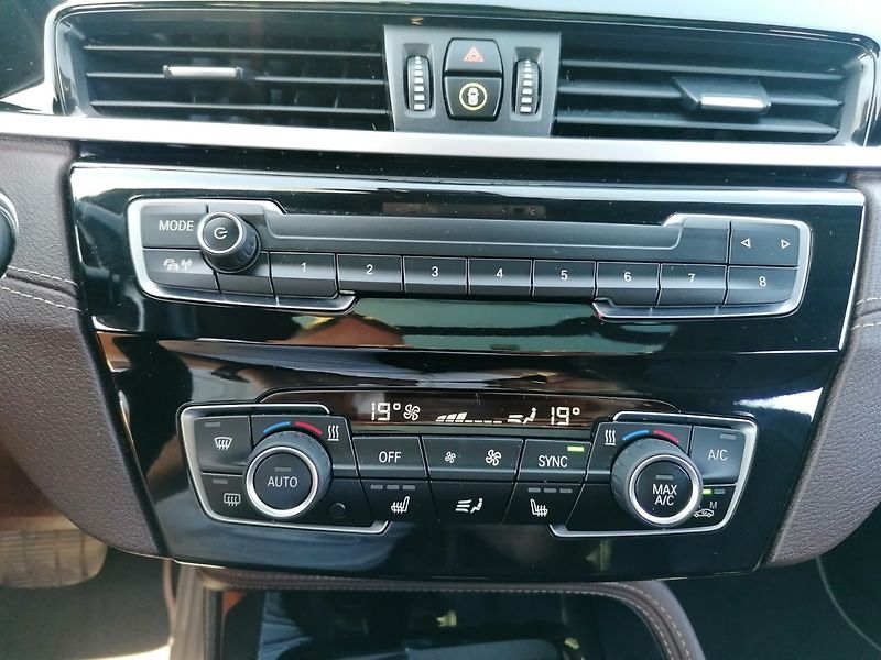 BMW X2 (2020) 2.0 20i 141kW A/T Kůže - fotka 25 z 36