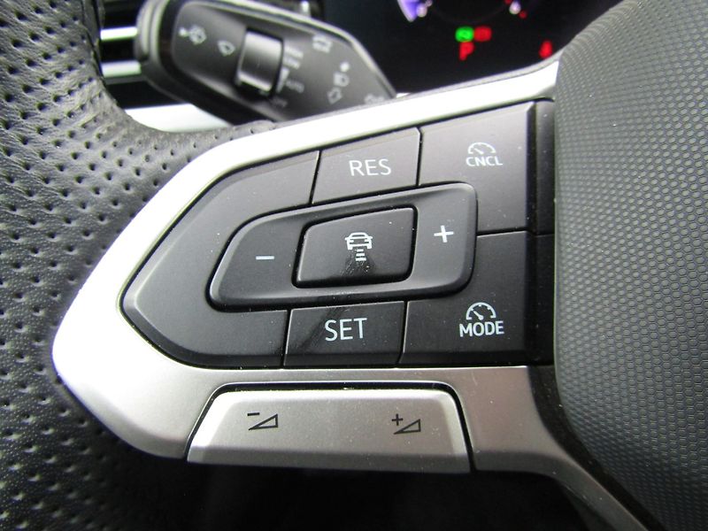 Volkswagen Passat Variant (2024) 2.0 TDI 110kW DSG ACC - fotka 37 z 47