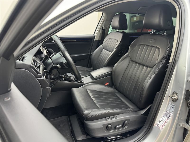 Škoda Superb 2,0 DSG L&K DPH NZ.TOP DCC TZ - fotka 35 z 49